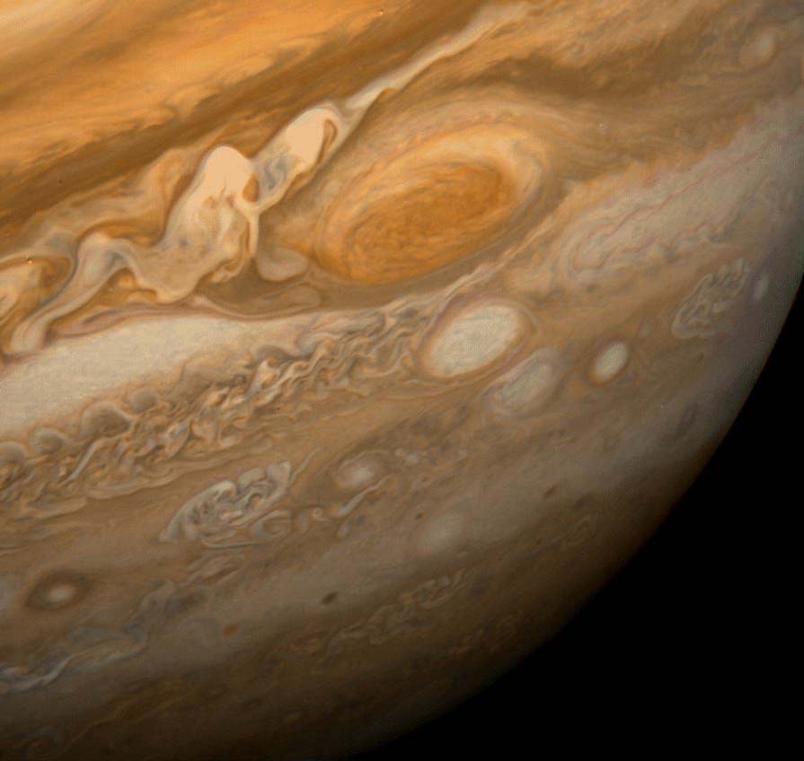Большое Красное пятно Юпитера, снятое Вояджером-1
