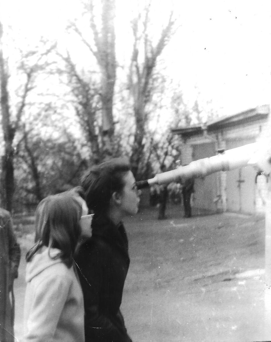 1984 рік Олена Жадовець (нині Більдіна) і Оля Кучеренко (нині Шибка)