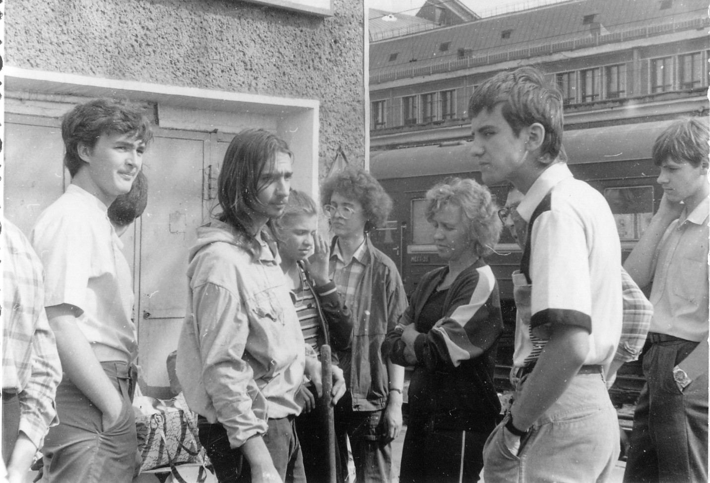 Чекаємо потяг на Мурманськ